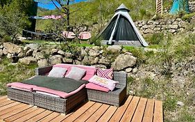 Tipi Sous Les Etoiles Option Petit Dejeuner Et Diner